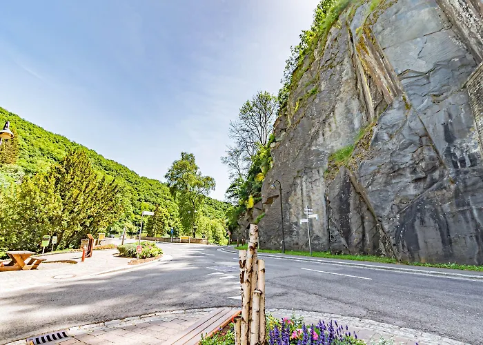 乐博斯蒂隆酒店 3* 苏勒河畔的埃斯克
