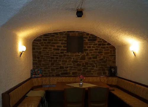 乐博斯蒂隆酒店