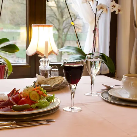 Hotell Le Postillon Esch-sur-Sûre